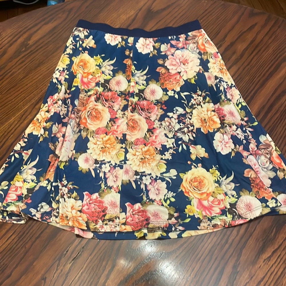 Floral print Le Lis midi skirt Size Medium